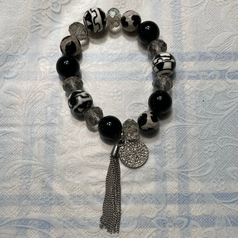 NWOT stretch bracelet w/ blk, wh,  ST, rhinestones, glass beads $15